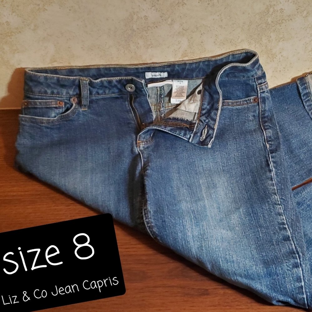 Size 8 Liz & Co Capris